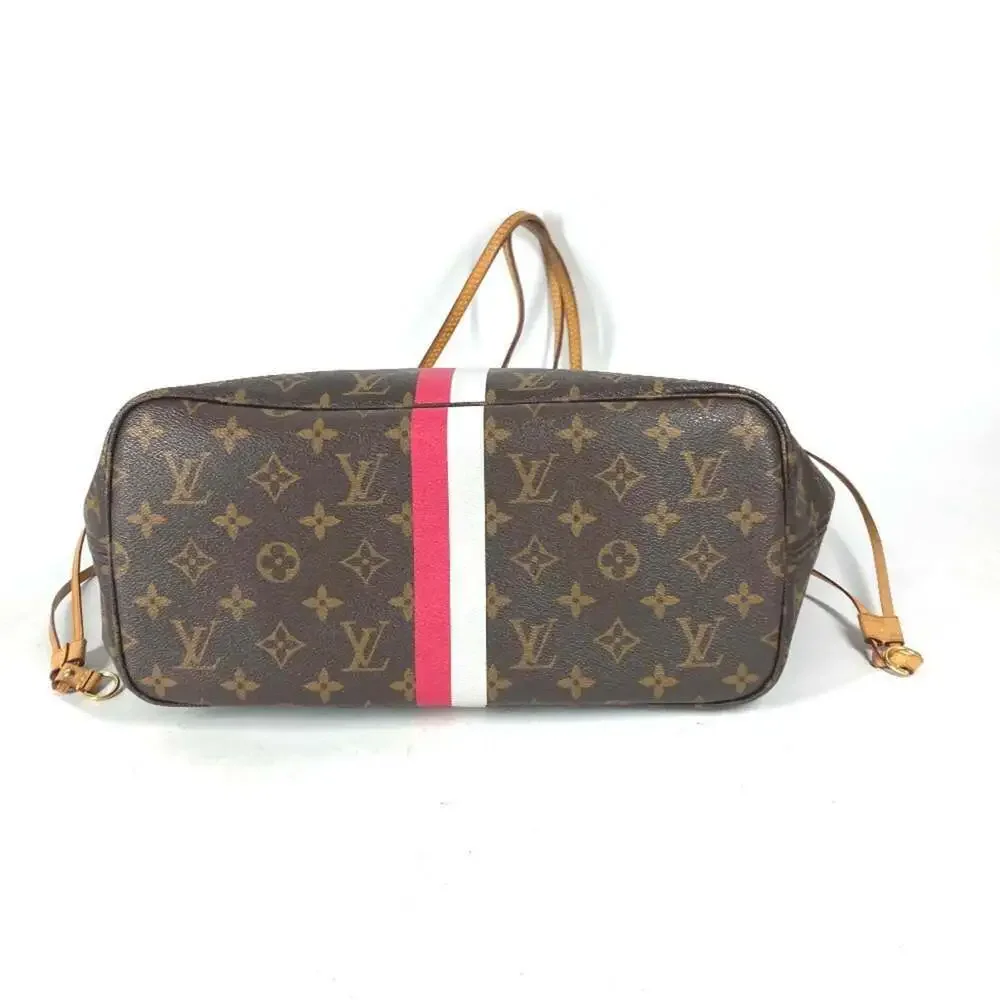 LOUIS VUITTON Brown Monogram Canvas Neverfull MM Shoulder Bag